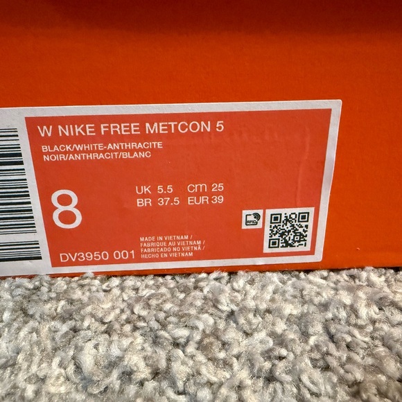 Women’s Nike Free Metcon 5, Size 8 - Picture 6 of 7